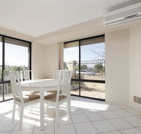 Lakeside Fun house near the Swan Valley - Accommodation Coffs Harbour