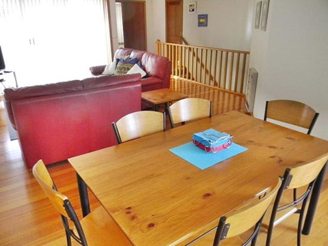 LAKESIDE2 - Accommodation Coffs Harbour 3