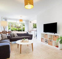 Light and airy garden apartment steps from surf - Accommodation Coffs Harbour