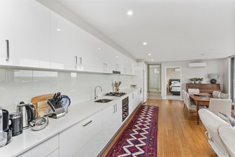 Light Filled Apartment With Sweeping Harbour Views - Accommodation Coffs Harbour 2