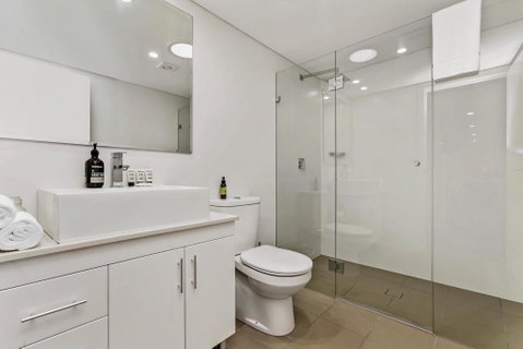 Light Filled Apartment With Sweeping Harbour Views - Accommodation Coffs Harbour 3