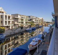 Luxurious Mandurah Marina Apartment - Accommodation Coffs Harbour
