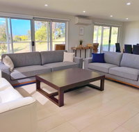 Luxury 3BR Home with KING Bed Metung - Accommodation Coffs Harbour