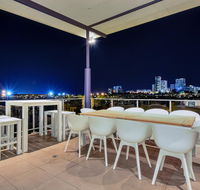Luxury Darwin City Lights Jacuzzi Central Location Large House New Furnishings - Accommodation Coffs Harbour