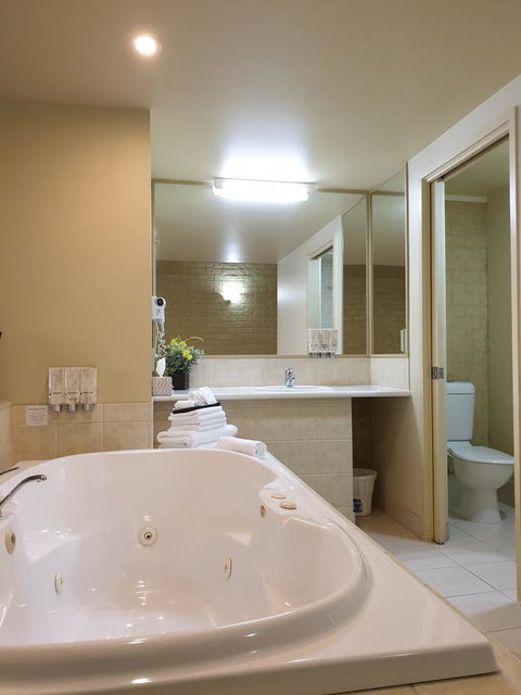 Madison Spa Motel - Adults Only - Accommodation Coffs Harbour 1