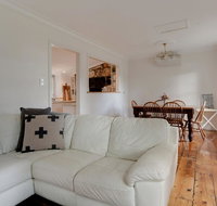 Magnetic Cottage circa 1850's - Accommodation Coffs Harbour