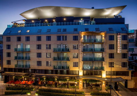 Majestic Roof Garden Hotel - Accommodation Coffs Harbour 2