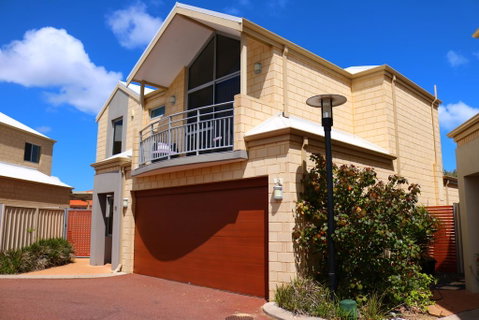 MANDURAH On The TERRACE - Accommodation Coffs Harbour 0