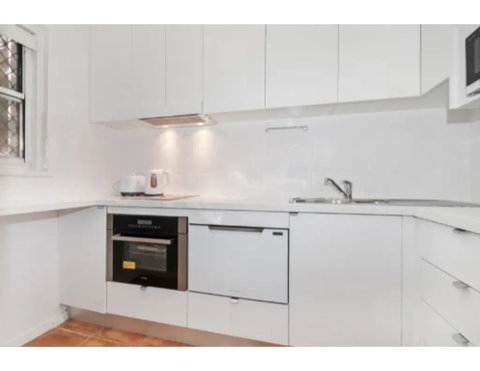 Manly Tranquil Escape - Modern Flat With Pool - Accommodation Coffs Harbour 1