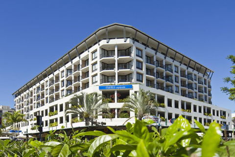 Mantra Esplanade - Accommodation Coffs Harbour 1