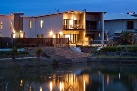 Marina Views Townhouse - Accommodation Coffs Harbour 2