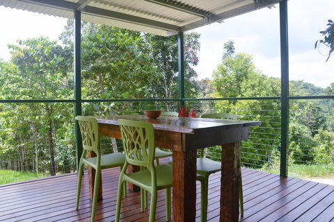 Mena Creek Flower House - Accommodation Coffs Harbour 2