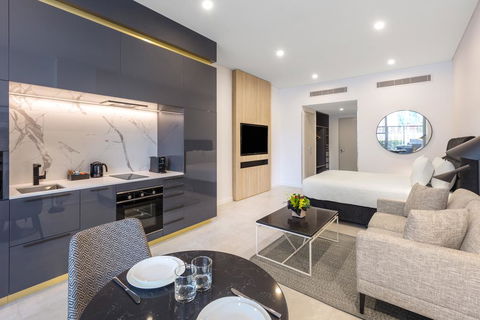 Meriton Suites Broadbeach - Accommodation Coffs Harbour 2