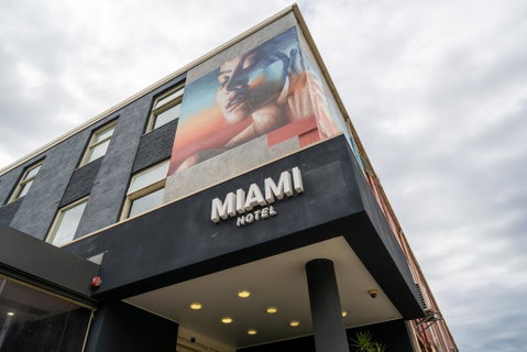 Miami Hotel Melbourne - Accommodation Coffs Harbour 0