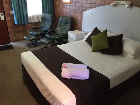 Miles Outback Motel - Accommodation Coffs Harbour 3