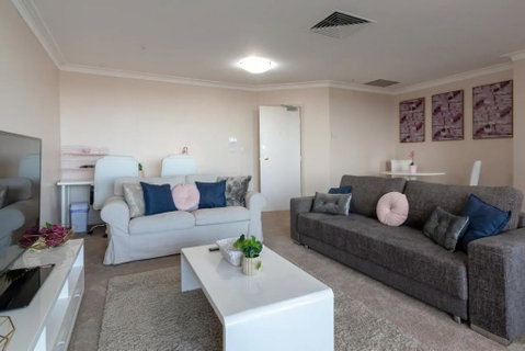 Milsons Point Apartment With Harbour Bridge Views - Accommodation Coffs Harbour 0