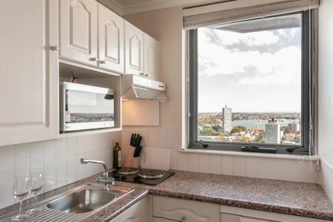 Milsons Point Apartment With Harbour Bridge Views - Accommodation Coffs Harbour 3