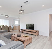 Modern and Spacious home near Curtin University - Accommodation Coffs Harbour