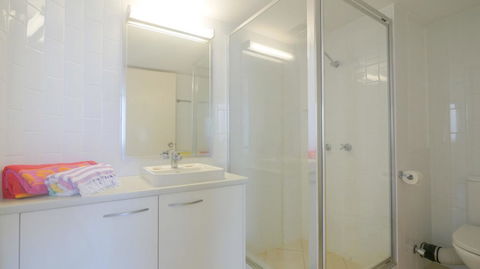 Monterey Lodge Unit 16, 27 Warne Terrace. Kings Beach - Accommodation Coffs Harbour 3