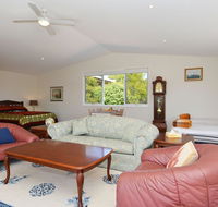 Morisset Waterfront 1bdr Studio looking over Trinity Marina - Accommodation Coffs Harbour