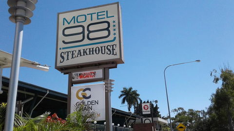 Motel 98 - Accommodation Coffs Harbour 1
