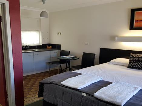Motel Lodge - Accommodation Coffs Harbour 1