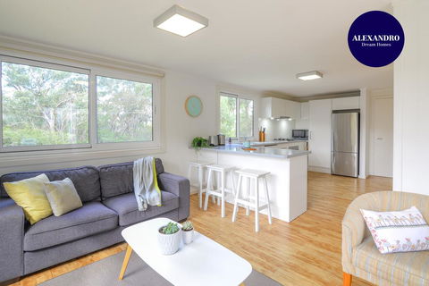 NATURE LOVERS DREAM // FIREPLACE //ACCESS TO HIKES - Accommodation Coffs Harbour 0