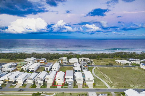 NAUTiLUS OCEAN BREEZE - Accommodation Coffs Harbour 0