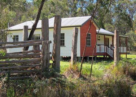 Neds Cabin - Accommodation Coffs Harbour 2