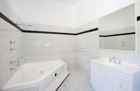 Captain Stirling Hotel - Accommodation Coffs Harbour 9