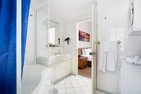 Broadwater Resort Como - Accommodation Coffs Harbour 9