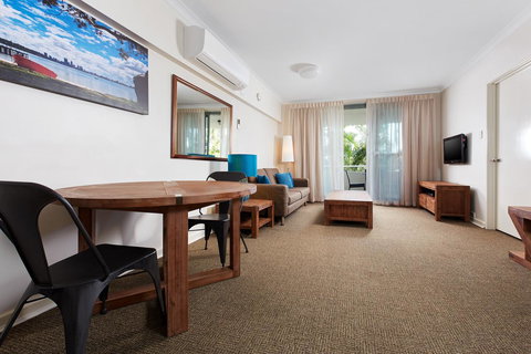 Broadwater Resort Como - Accommodation Coffs Harbour 11
