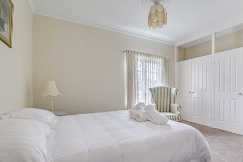 Serpentine Rose - Accommodation Coffs Harbour 7
