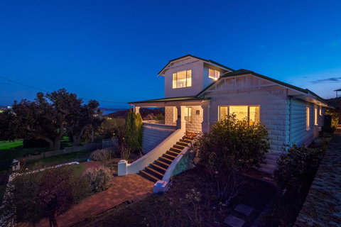 Serpentine Rose - Accommodation Coffs Harbour 1