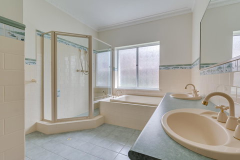 Serpentine Rose - Accommodation Coffs Harbour 14