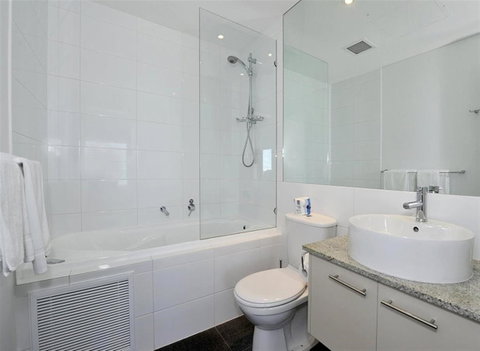 Nautica Residences Mandurah - Accommodation Coffs Harbour 9