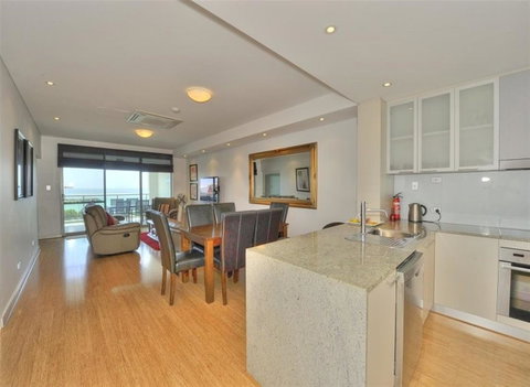 Nautica Residences Mandurah - Accommodation Coffs Harbour 6