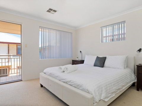 Cooper Street - Accommodation Coffs Harbour 8