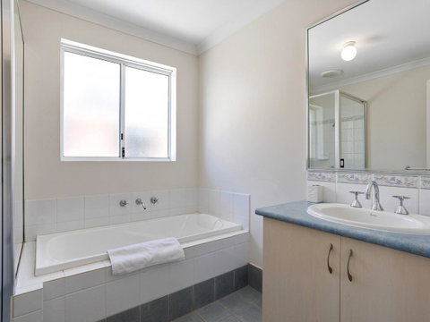 Cooper Street - Accommodation Coffs Harbour 20