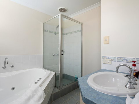 Cooper Street - Accommodation Coffs Harbour 14