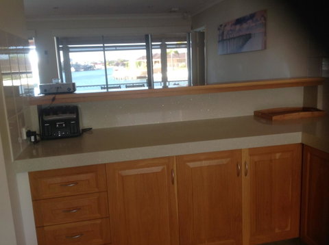 Waterside Canal Dreams - Accommodation Coffs Harbour 10