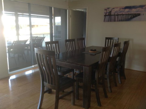 Waterside Canal Dreams - Accommodation Coffs Harbour 24
