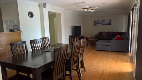 Waterside Canal Dreams - Accommodation Coffs Harbour 25