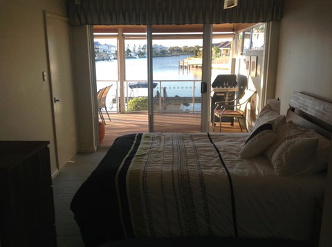 Waterside Canal Dreams - Accommodation Coffs Harbour 17