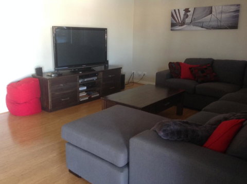Waterside Canal Dreams - Accommodation Coffs Harbour 26