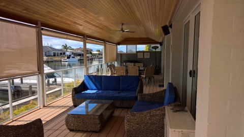 Waterside Canal Dreams - Accommodation Coffs Harbour 6