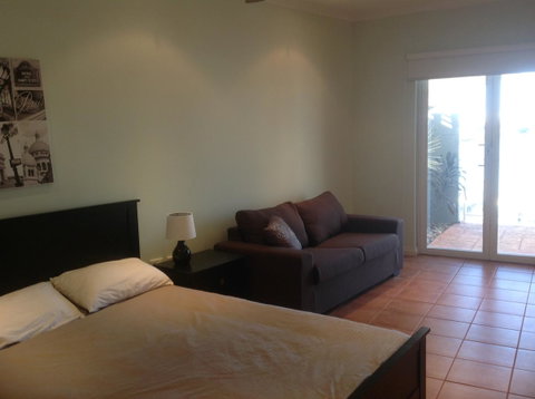 Waterside Canal Dreams - Accommodation Coffs Harbour 21