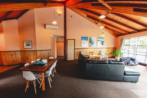 Esperance Foreshore Apartments - Accommodation Coffs Harbour 1