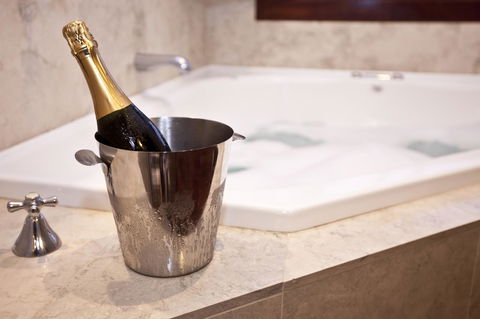 Caves House Hotel & Apartments Yallingup - Accommodation Coffs Harbour 1