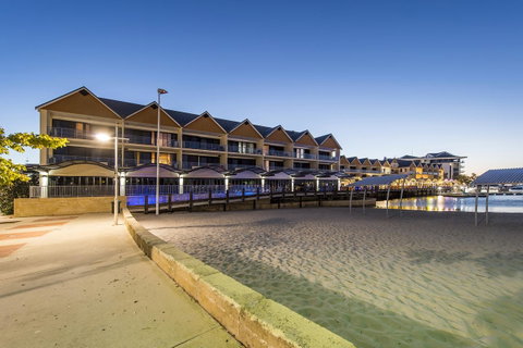 Dolphin Quay Apartments - Accommodation Coffs Harbour 0